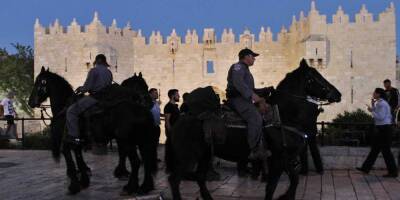 У стен Старого города в Иерусалиме камнеметатели атаковали автобус с пассажирами (видео) - detaly.co.il - Иерусалим