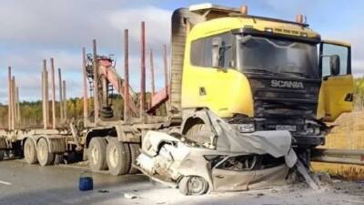 В ХМАО грузовик смял легковушку — у водителя не было шансов выжить - usedcars.ru - округ Югра - Пермь