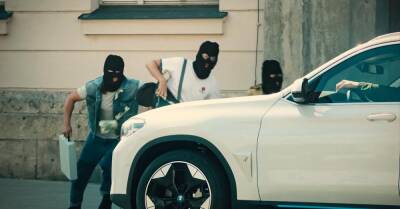 Видео: грабители не смогли сбежать с места преступления на BMW iX3 в новой рекламе марки - motor.ru