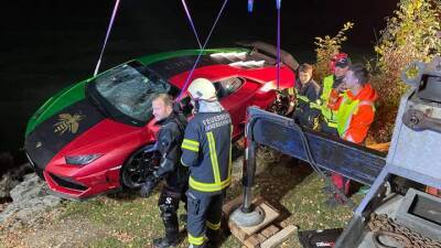 Водитель уникального Lamborghini Huracan Gucci перепутал педали и утопил автомобиль стоимостью 300 тысяч евро - auto.24tv.ua - Австрия