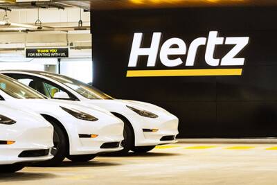 Крупный заказ от Hertz повысил капитализацию Tesla до триллиона долларов - kolesa.ru - Россия