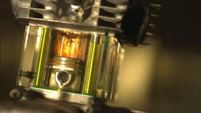 Прозрачный двигатель, снятый в режиме Super Slo-Mo, позволяет наблюдать за процессом сгорания - auto.24tv.ua
