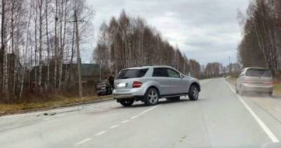 Момент ДТП между Acura и Mercedes в Новосибирской области - skuke.net - Новосибирская обл.