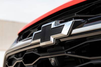Марк Ройсс - Chevrolet Blazer - Догнать и перегнать Tesla: GM анонсировала недорогие кроссоверы Equinox EV и Blazer EV - kolesa.ru
