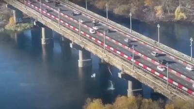 В Киеве обваливается мост Патона: видео - auto.24tv.ua - Киев