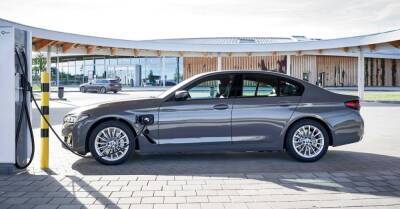 Электрические седаны BMW i5 и i7 получат по три мотора - motor.ru
