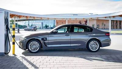 Электрические седаны BMW i5 и i7 получат по три мотора - bin.ua - Украина