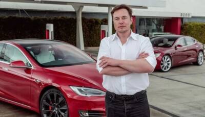 Илон Маск - Берни Сандерс - Илон Маск продолжает распродавать акции Tesla - autostat.ru - Сша