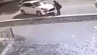 Видео: в Киеве вор за 15 секунд украл фары с Porsche Cayenne - auto.24tv.ua - Киев