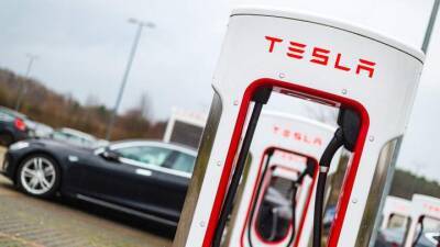 Tesla впервые позволила владельцам электрокаров других марок заряжаться на скоростных терминалах Supercharger - auto.24tv.ua - Голландия