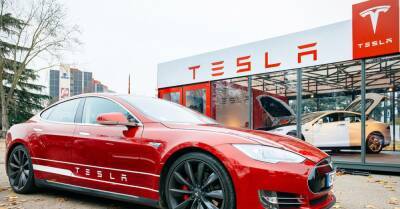 Илон Маск - Tesla решила экономить на доставке электромобилей - motor.ru