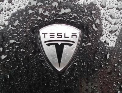 Компания Tesla объявила две отзывных кампании - почти для 15 тысяч электрокаров - autostat.ru
