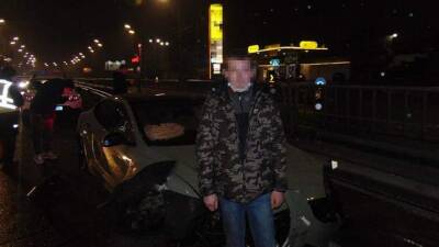 В Киеве пьяный сотрудник автомойки похитил Tesla и разбил ее - auto.24tv.ua - Киев