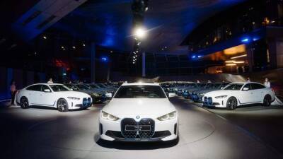 BMW начала передавать покупателям электрические седаны i4 на три месяца раньше объявленного срока - auto.24tv.ua