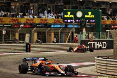 Льюис Хэмилтон - Ландо Норрис: В FIA внезапно изменили указания - f1news.ru - Абу-Даби