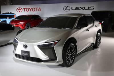 Акио Тойода - Новинки оптом: Toyota показала множество грядущих моделей, в их числе кроссовер Lexus RZ - kolesa.ru