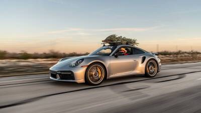 Джон Хеннесси - Porsche 911 Turbo S с ёлкой на крыше разогнался до 282 км/ч - autonews.autoua.net