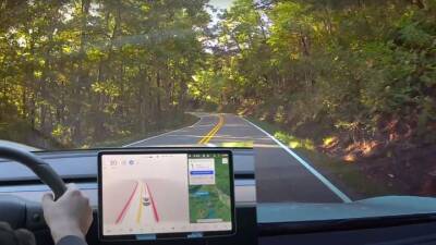Самую полную версию автопилота Tesla проверили на самой раскаленной дороге США: видео - auto.24tv.ua - Сша