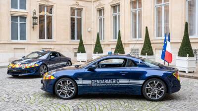 Французские жандармы получили спорткары Alpine A110 - motor.ru