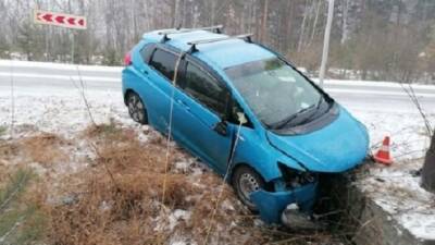 Под Саяногорском иномарка врезалась в столб – пострадала женщина - usedcars.ru - республика Хакасия - Саяногорск