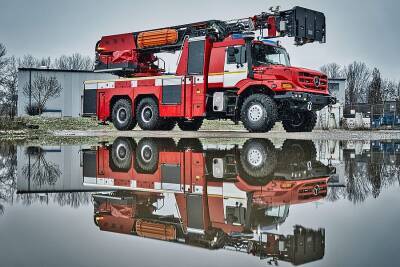 Самый большой внедорожник Mercedes-Benz превратили в пожарную автолестницу - autocentre.ua