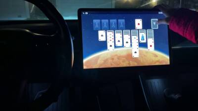 Tesla заблокирует доступ к видеоиграм во время езды - autonews.autoua.net - Сша