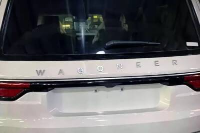 Первые Jeep Wagoneer «похвастались» кривыми надписями на корме (фото) - autocentre.ua - штат Мичиган
