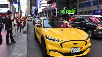 В такси Нью-Йорка появился Ford Mustang Mach-E - motor.ru - Нью-Йорк