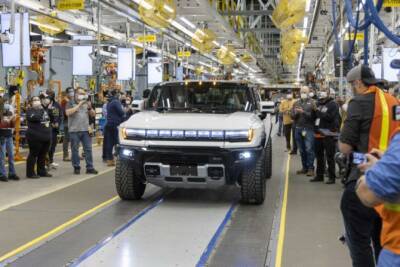 GM начал производство электрического пикапа GMC Hummer - autostat.ru - Сша