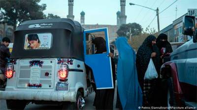 Талибы запретили водителям включать музыку и возить женщин без хиджабов - bin.ua - Украина - Афганистан
