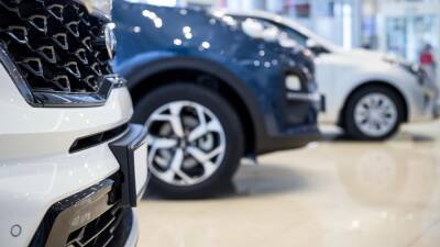 Денис Мантуров - В Минпромторге предрекли замедление роста цен на автомобили - motor.ru - Россия