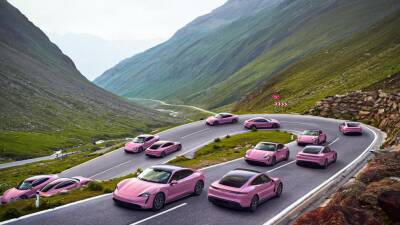Как мог бы выглядеть мир, в котором все ездят на розовых Porsche Taycan - motor.ru