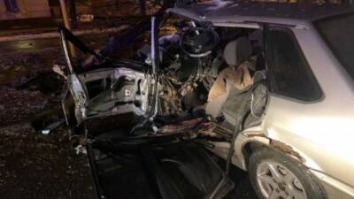 В Уфе автомобиль врезался в дерево – водитель погиб - usedcars.ru - Уфа