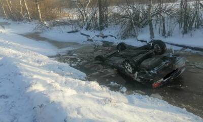 В Карелии автомобиль провалился в канаву: один человек погиб - gubdaily.ru - республика Карелия - район Олонецкий