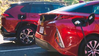 Toyota потратит 1,3 млрд долларов на завод по производству аккумуляторов для электрокаров - motor.ru - Сша - штат Северная Каролина