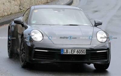 Новый кроссовер Porsche показали на живых фото – это не Cayenne - autocentre.ua