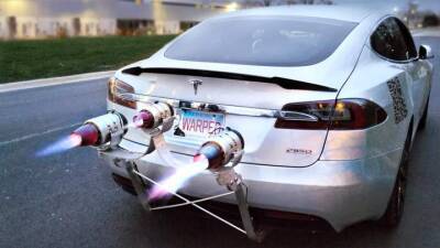 К Tesla Model S присоединили три реактивных двигателя: видео - auto.24tv.ua