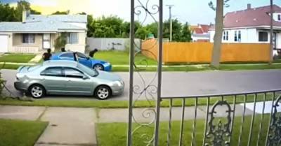Видео: преступники не смогли угнать Acura TSX из-за механической коробки передач - motor.ru - Сша - Детройт