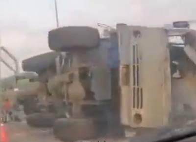 На подъезде к Крымскому мосту перевернулся военный грузовик, видео - real-vin.com - Украина - Россия - Краснодарский край