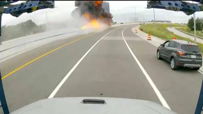 Бензовоз взорвался прямо посреди дороги (видео) - autocentre.ua - Сша - штат Мичиган