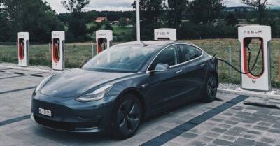 Илон Маск - Tesla сделает свои зарядные станции доступными для других электромобилей — Маск - delo.ua - Украина