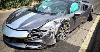 Быстрейший Ferrari разбили о бетонный забор - motor.ru - Италия