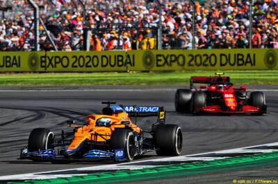 Карлос Сайнс: Сложнее всего обгонять машины McLaren - f1news.ru