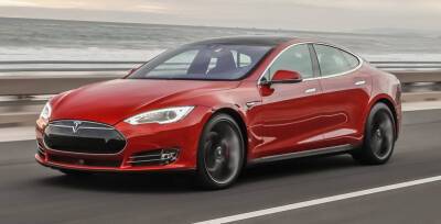 Илон Маск - Браунли Маркес - Седан Tesla Model S больше не получит традиционный круглый руль - avtonovostidnya.ru