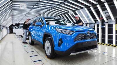 Петербургский завод Toyota ушел на летние каникулы - autostat.ru - Санкт-Петербург