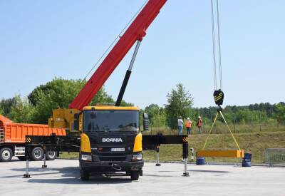 В Украине появились 40-тонные автокраны на шасси Scania - autocentre.ua - Украина
