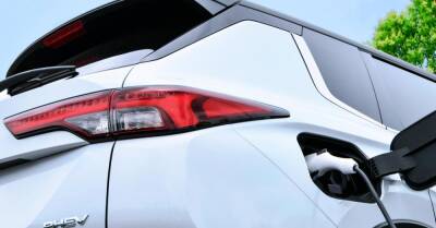 Появились подробности о новом гибридном Mitsubishi Outlander PHEV - motor.ru - Сша - Япония