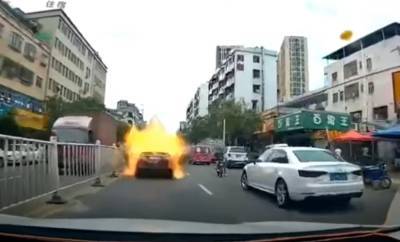 Toyota Camry с ГБО взорвалась в центре города несколько раз – эффектное видео - autocentre.ua - Китай
