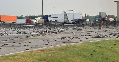 Камера засняла взрыв грузовика, перевозившего тысячи аэрозольных баллончиков - motor.ru - штат Оклахома