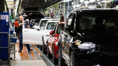 Глобальный дефицит чипов: Volvo закрывает завод в Швеции, Nissan прекращает производство в США - auto.24tv.ua - Китай - Сша - Швеция - штат Теннесси